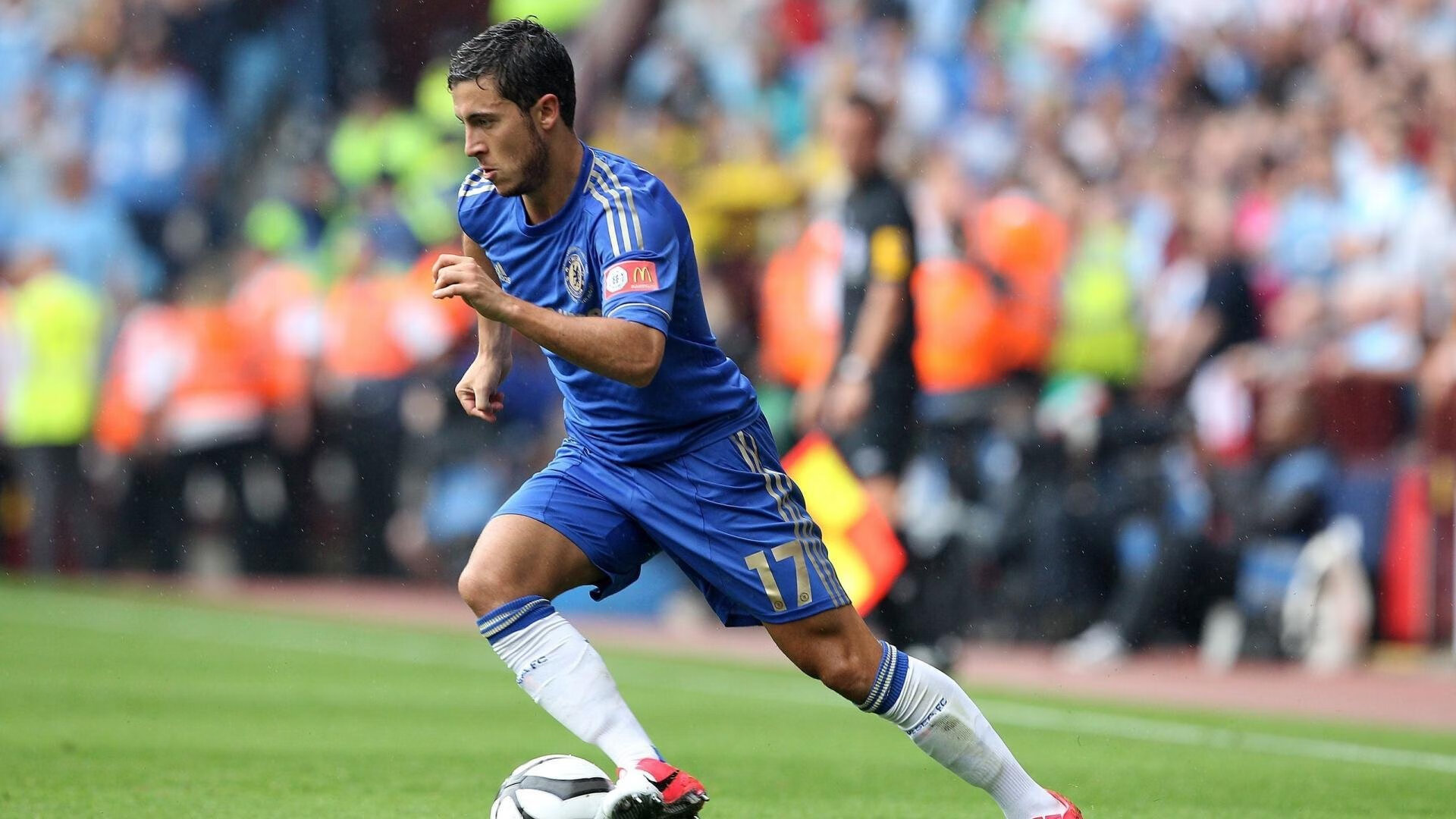 曼联在主场获胜，积分榜上升为第二